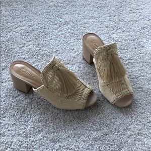 Schutz ‘Moonie’ sandals